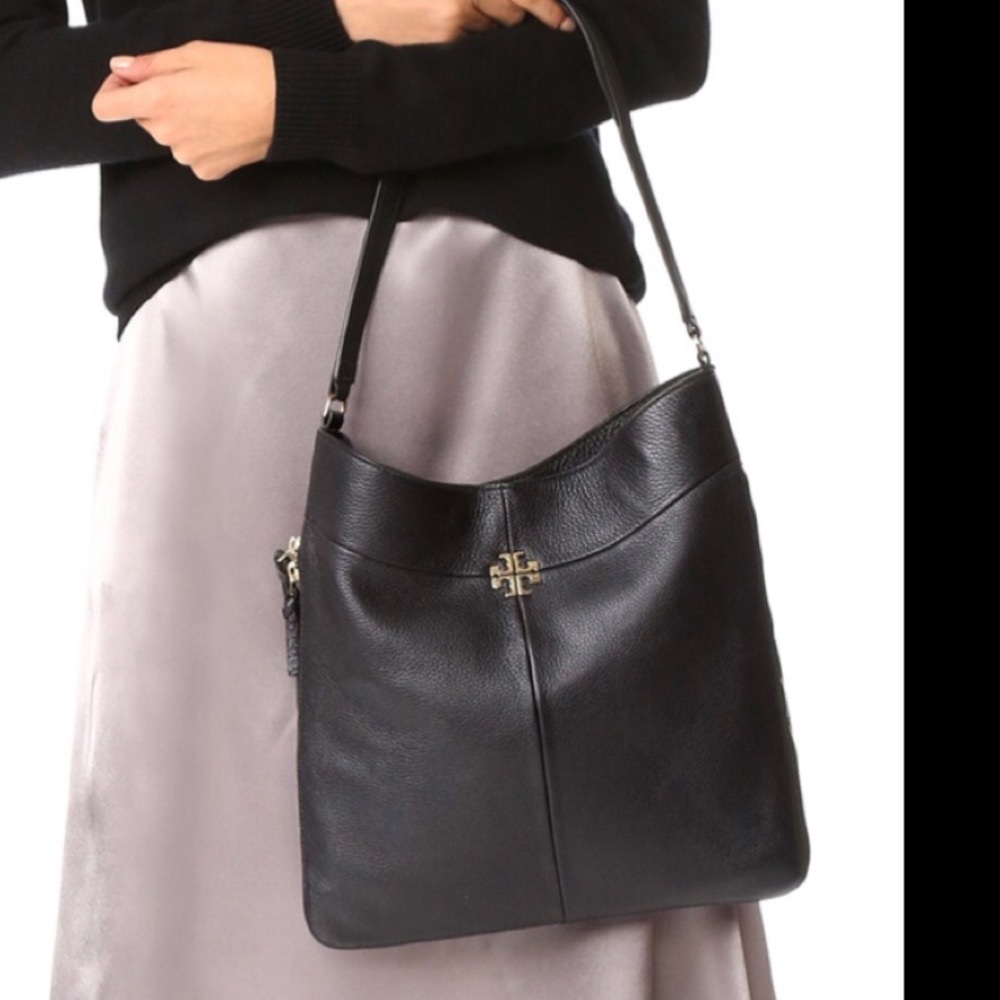 Authentic Tory Burch Ivy Hobo....